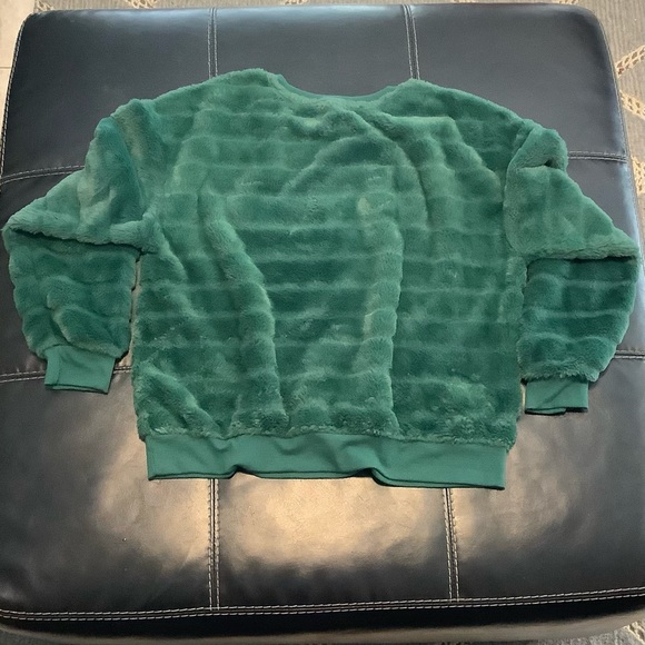 💥 Steve Madden XL Green Plush Fuzzy Sweater Top - Picture 2 of 14